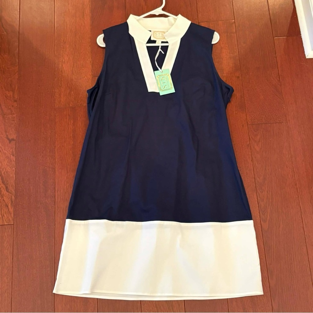 Sail to Sable White and Navy Blouse - Picture 2 of 7